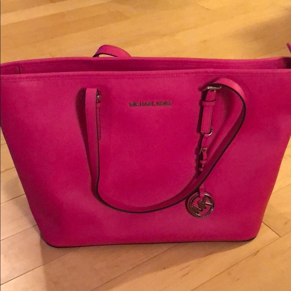 Michael Kors Jet Set Fuchsia Tote Bag